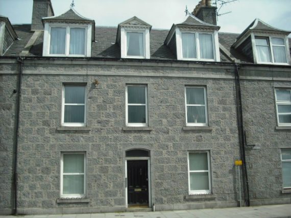 2 Bedroom Flat 